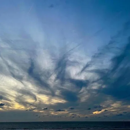 In With Sea Views Apartamento